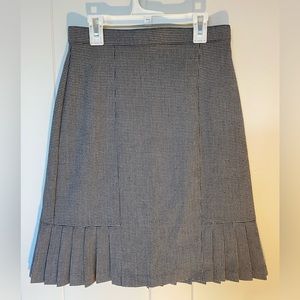 Dressbarn plaid midi knee-length skirt with pleated hemline
